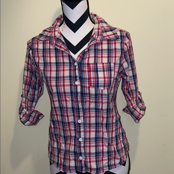 Women’s Active Shirt (missing one button) - Picture 1 of 5